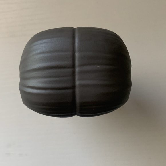 Funko Pop Wednesday Addams Figurine - Picture 3 of 3